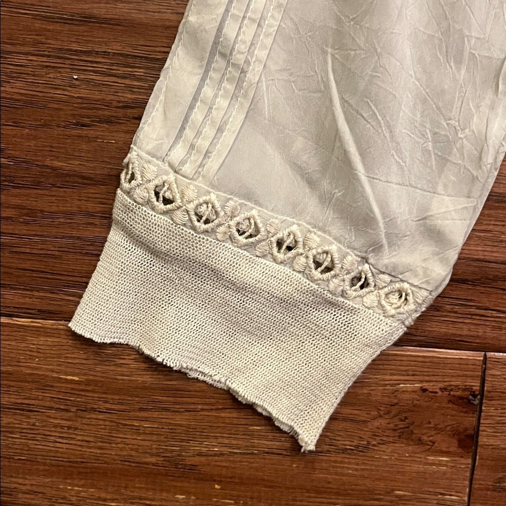 Johnny Was Pintuck Mesh Peasant Blouse with Floral Embroidery Size XS - Picture 5 of 12